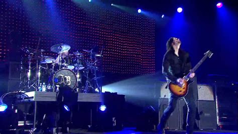 Alter Bridge Live from Wembley - "Blackbird" - YouTube