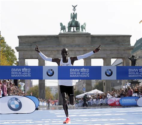 Eliud Kipchoge Berlin Marathon 2025 - Deni Ferdinanda