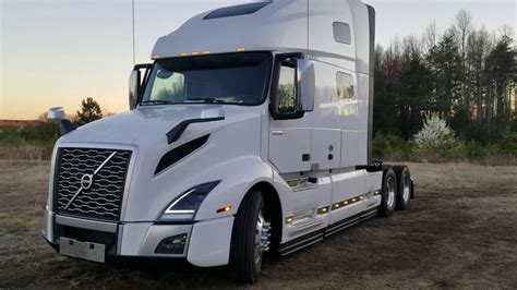 2019 Volvo VNL 760 Semi Truck Full Walkaround Exterior and Interior - YouTube