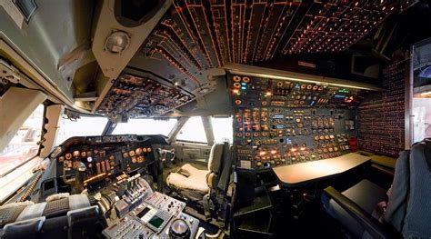 aircraft design - Why was concorde's cockpit so complex? - Aviation ...