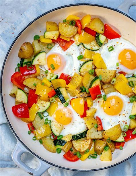 Easy One Pan Egg and Veggie Breakfast Recipe | Healthy Fitness Meals