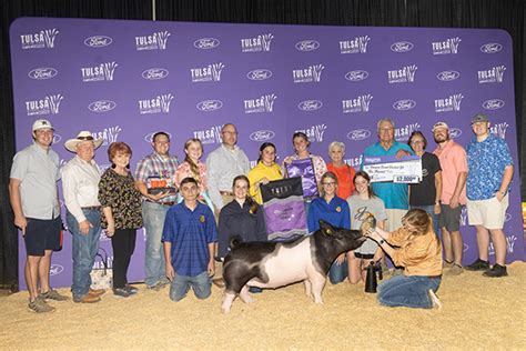 SUPREME CHAMPION COMMERCIAL GILT - 2023 Tulsa State Fair - Genetic Edge