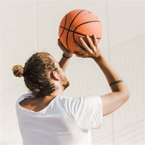 Free Photo | Close-up of a man throwing basketball