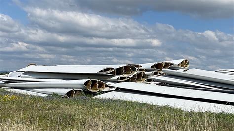 RECYCLING OF WIND TURBINE ROTOR BLADES & THE COMPANIES UNDERTAKING THIS ...