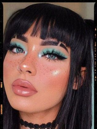 30 Cool E-Girl Makeup Looks To Copy - The Trend Spotter