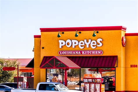 Joyful Exchange at New Orleans-Area Popeyes Drive-Thru Goes Viral ...