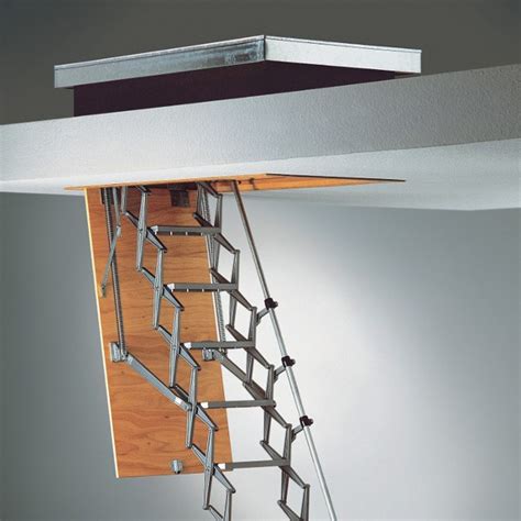 folding loft ladder with concertina zedfolding mechanism