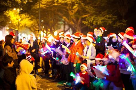 9 Filipino Christmas Party Traditions: Noche Buena, Parol, and More | Tatler Asia