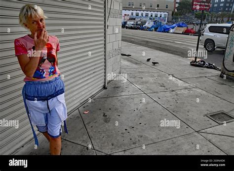 Skid row los angeles 2021 hi-res stock photography and images - Alamy