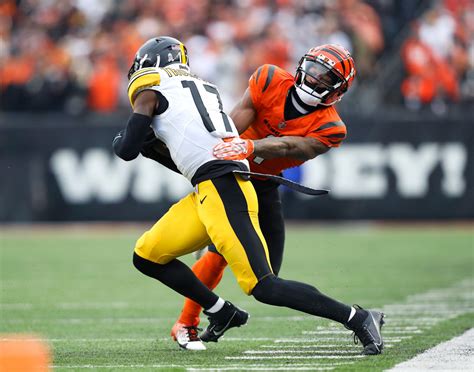 Cincinnati Bengals Wide Receiver Ja'Marr Chase Keeping Teammates ...