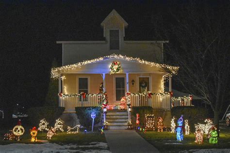 Area’s Bright Holiday Lights | News, Sports, Jobs - Observer Today