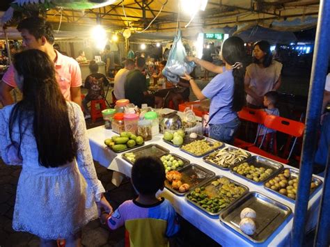 Night Market in Phnom Penh - Capital of Cambodia Editorial Stock Photo ...