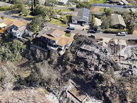 Survivors of Maui's fires return home to ruins, death toll up to 67 ...