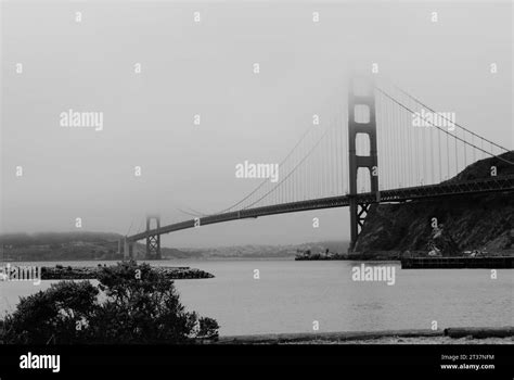 Golden Gate Bridge - Black and White Stock Photo - Alamy