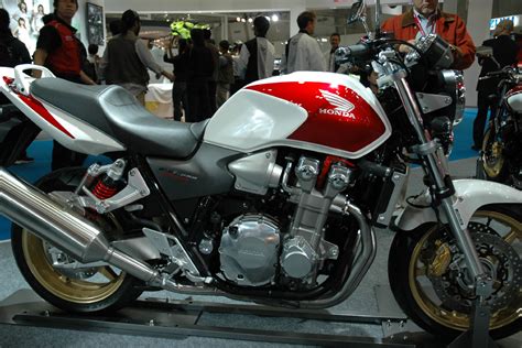 2011 Honda CB1300 Super Four - Moto.ZombDrive.COM