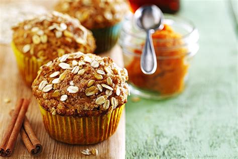 Pumpkin Oatmeal Muffins - Eat Well