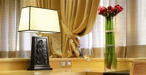 Rooms in Rome center with view of rione Monti Deluxe | Grand Hotel Palatino