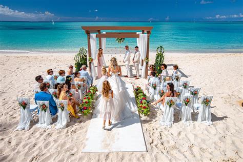 How to Plan a Destination Wedding in 12 Steps | SANDALS