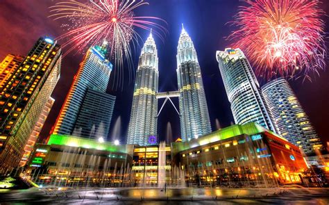 14 Best Places to Visit in Malaysia – The Land of Beautiful Islands