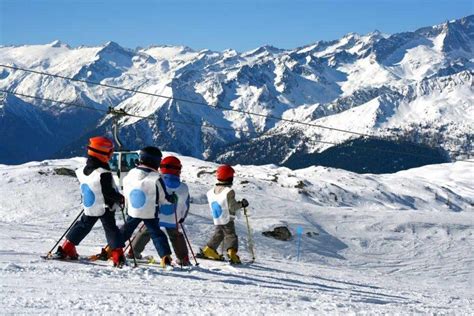 The best tips for skiing with kids