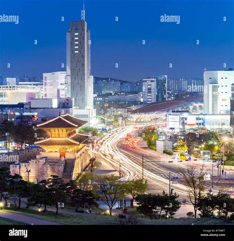 Dongdaemun gate Seoul Stock Photo - Alamy