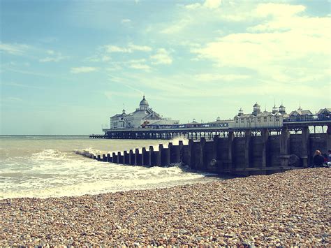 Eastbourne Pier. by nmhrbrtsn on DeviantArt