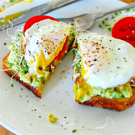 Avocado Toast with Fried Egg - Joe's Healthy Meals