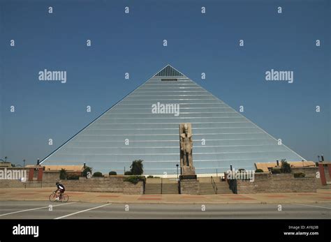 Pyramid memphis tn hi-res stock photography and images - Alamy