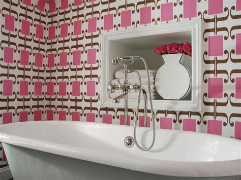 Pink wall paper in the bathroom | Pink bathroom decor, Bathroom design ...