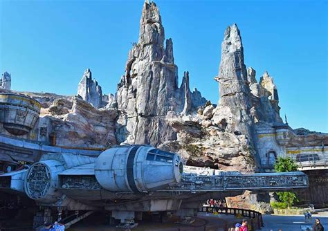 Our Galactic Guide to Star Wars: Galaxy's Edge at Disneyland