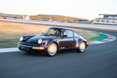 911 Carrera 4 (964) "30th Anniversary Edition" - The new Porsche 911