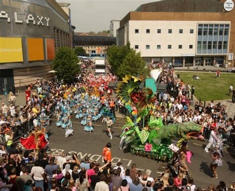 Luton Carnival - Luton Carnival pictures - Heart Four Counties