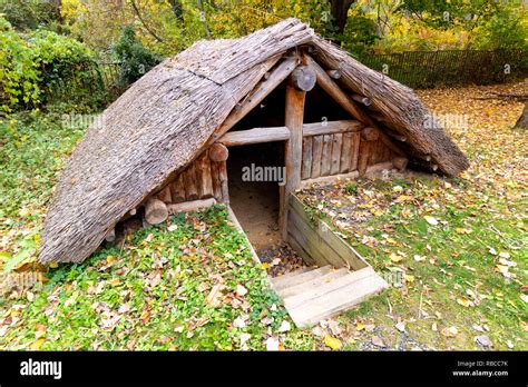 Reconstruction of an Iron Age Celtic thatched pit-house at Velem, Hungary Stock Photo - Alamy