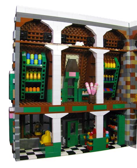 My Favourite: Lego 10225 Hogsmeade Village Series: Honeydukes Sweetshop