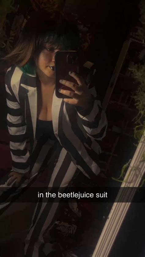 beetlejuice costume (cant see the makeup 😔) | Beetlejuice, Beetlejuice ...