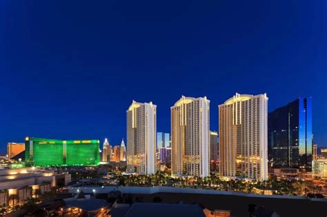 Las Vegas Hotels with Balconies | The Closest Hotel