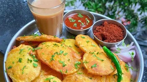 Types Of Bhajiya To Enjoy During Monsoon