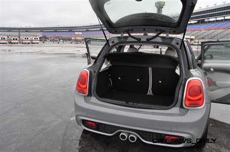 2015 MINI Cooper S Hardtop 4-Door Interior 11