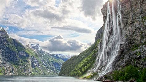 Norwegian Coastal Voyage Round Trip | 14 Days / 13 Nights | Norway ...