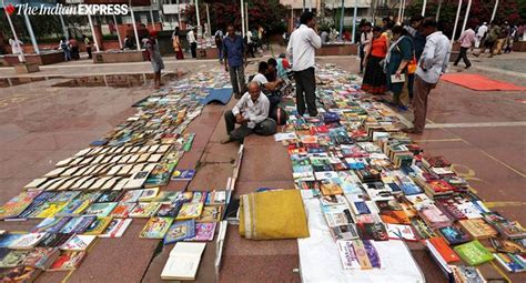 Delhi: Darya Ganj Sunday book market vendors return to footpath ...