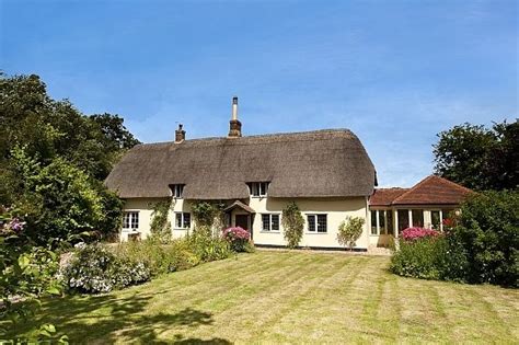 Pretty as a picture. The idyllic Farmhouse Holiday cottage in the New ...