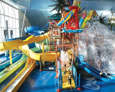 Dive Into Family Fun with a Relaxing Stay and Waterpark Passes in Niagara Falls | Buytopia