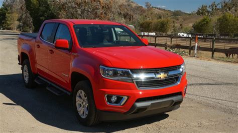 Chevrolet Colorado Duramax sips diesel, makes 369 lb-ft of torque ...