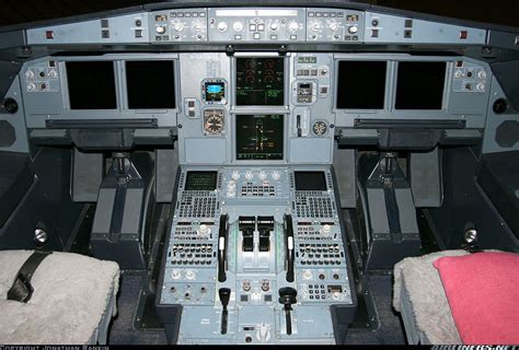 Flight deck Airbus A320 | Cockpit, Flight deck, Boeing