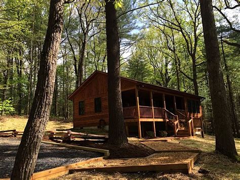 Retreat with a Hot Tub in Shenandoah Valley, Virginia