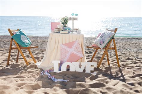 21 Romantic Proposal Decorations for Your Big Reveal - WeddingWire