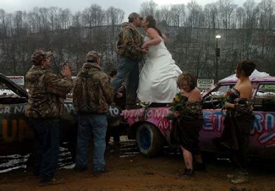 Weddingzilla: I love redneck weddings! Redneck Wedding Photos!