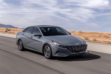 2021 Hyundai Elantra Hybrid looks striking in gray - CNET