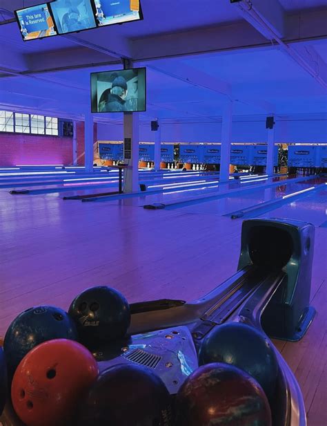 Get into Your Bowling Shoes at Dallas's Retro Bowlounge