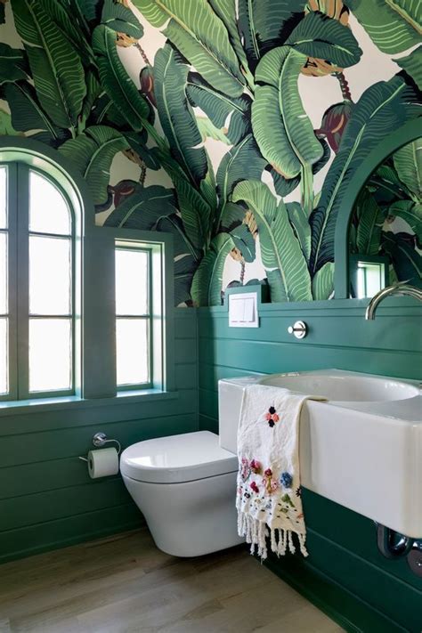 15 Dreamy Tropical Bathrooms for an Island Home